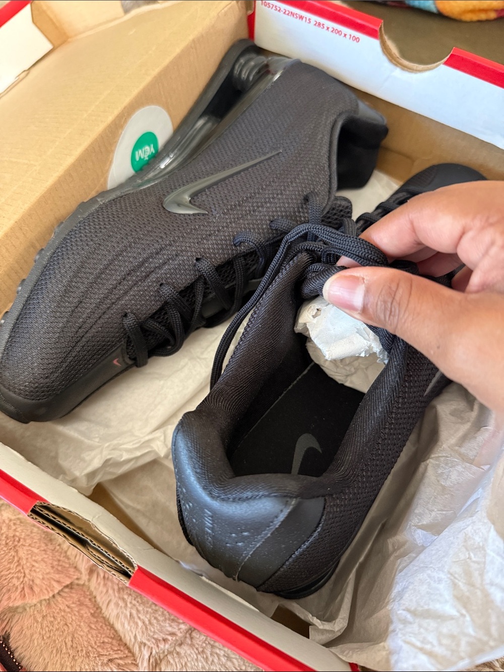 Nike Women's Black Running Sneakers with Glossy Swoosh - Picture 7 of 7